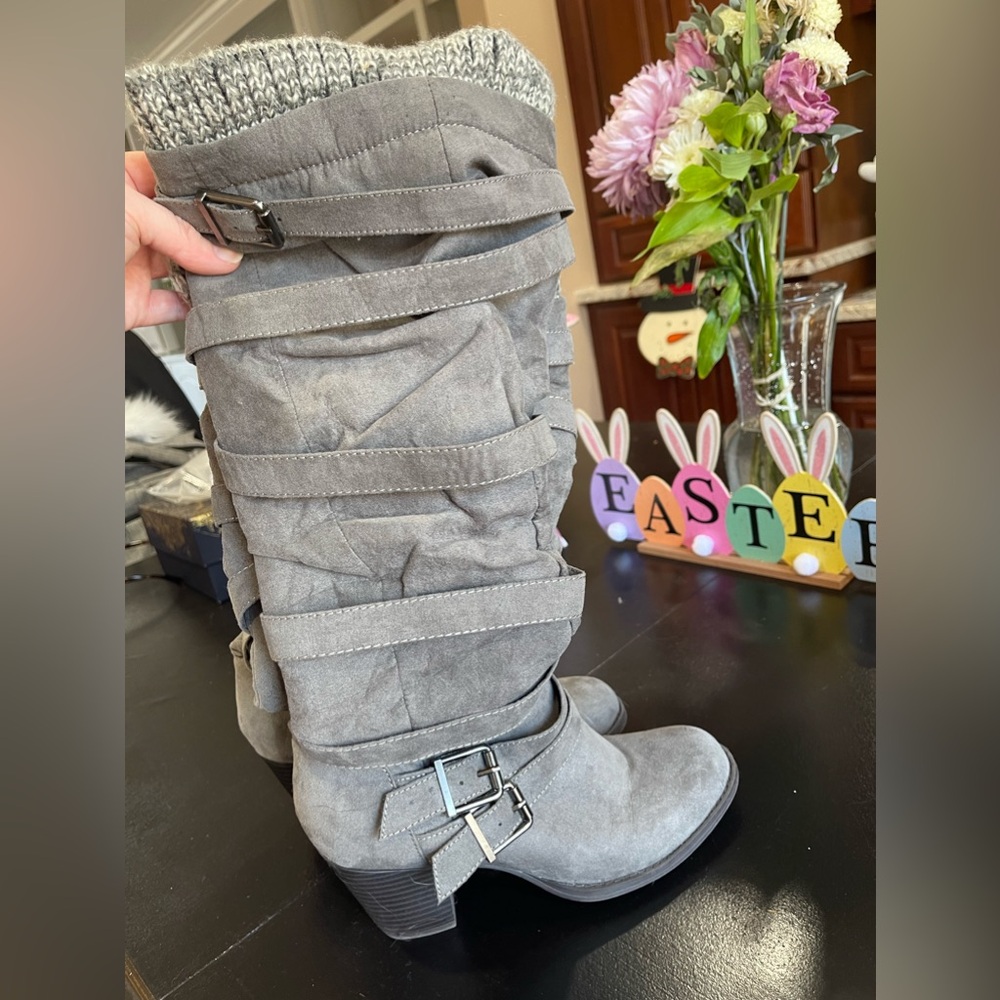 Gray calf boots, size 7
